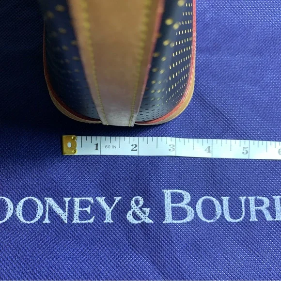 DOONEY & BOURKE | Vintage Shoulder Bag - Picture 15 of 17